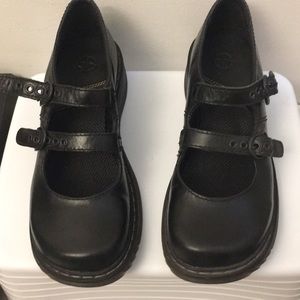 Doc Martens Mary Janes .